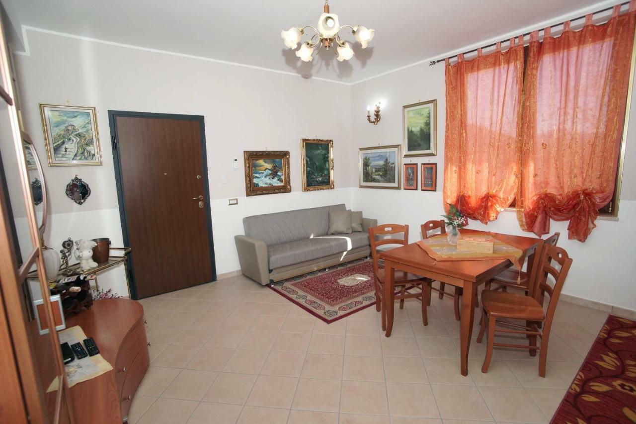 Arcobaleno Apartment 폰디 외부 사진